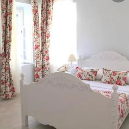 Hotell The White