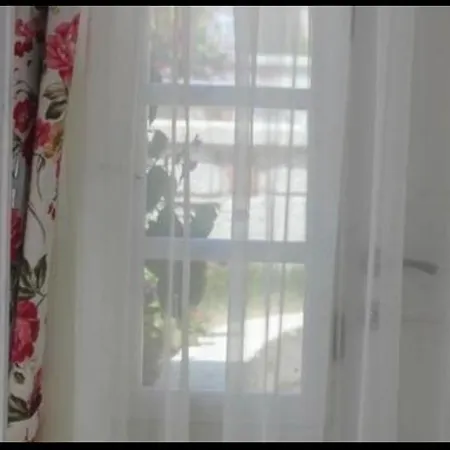 The White ألاتشاتي