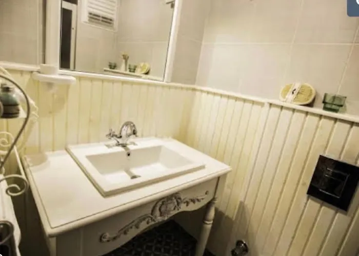 The White 2* Alaçatı